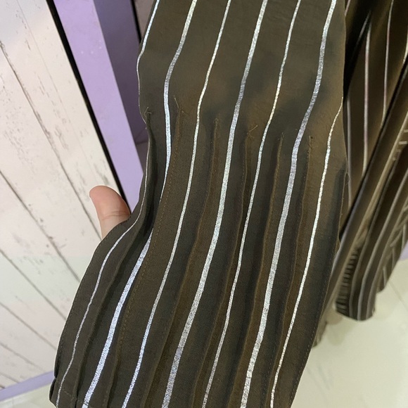 Imported greenish nude abaya with scarf, size upto 46”, length around 54” - Picture 4 of 12